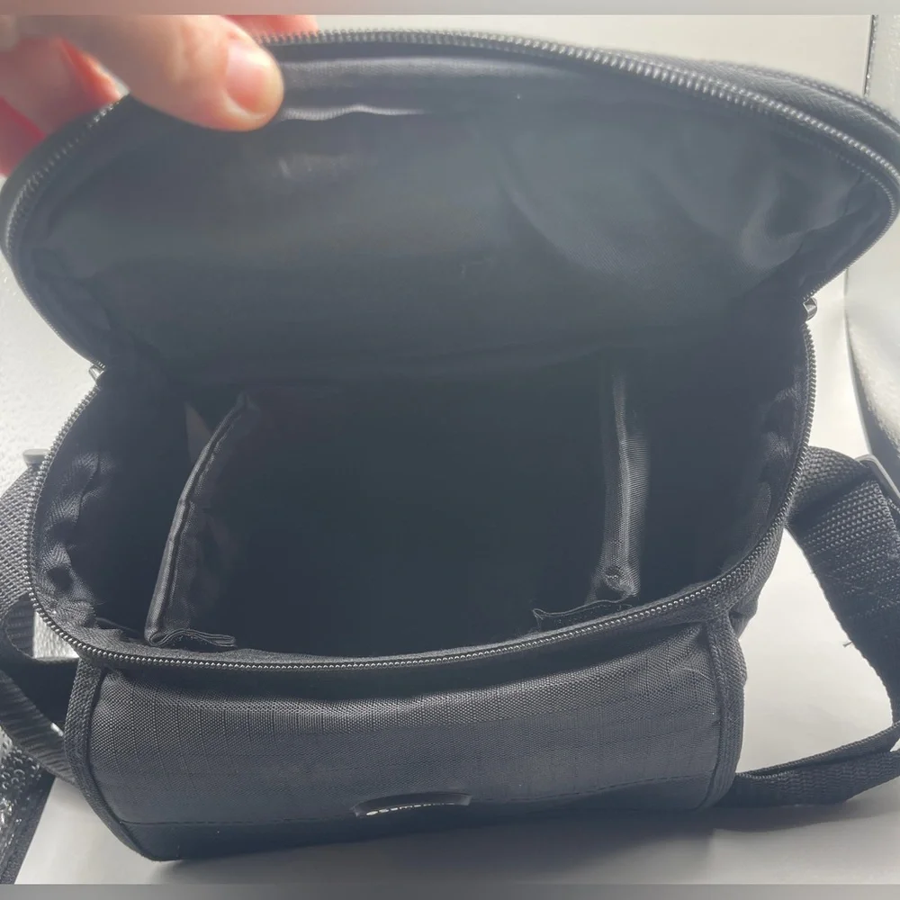 Samsonite Photo/Video Camera Bag with Adjustable Shoulder Strap